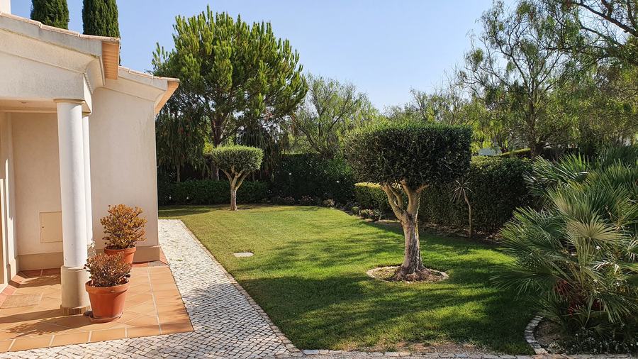 Garten von Casa Clemont